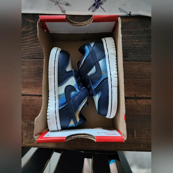 Nike Dunk Low SE - Picture 5 of 11